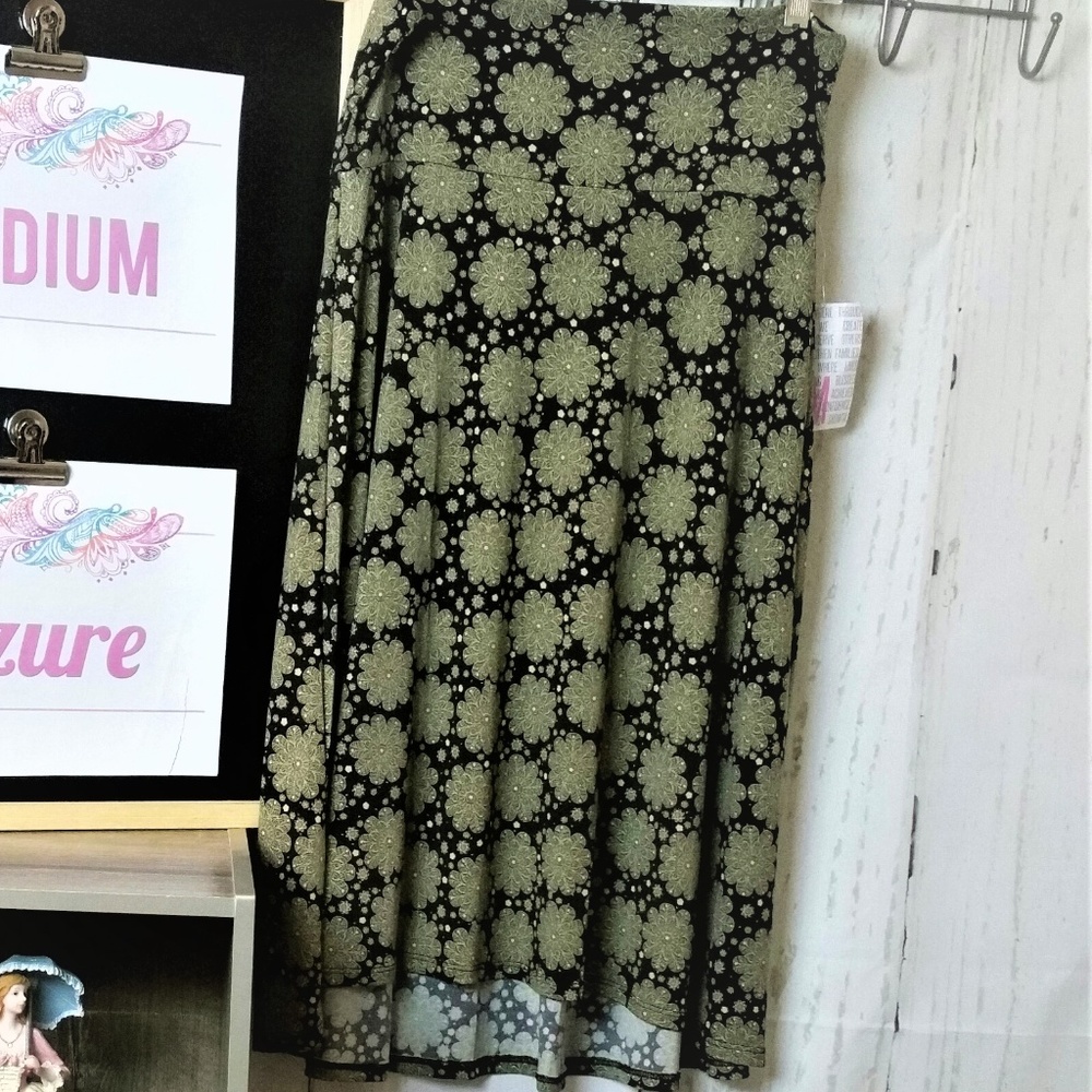 SOLD: Lularoe Azure Skirt